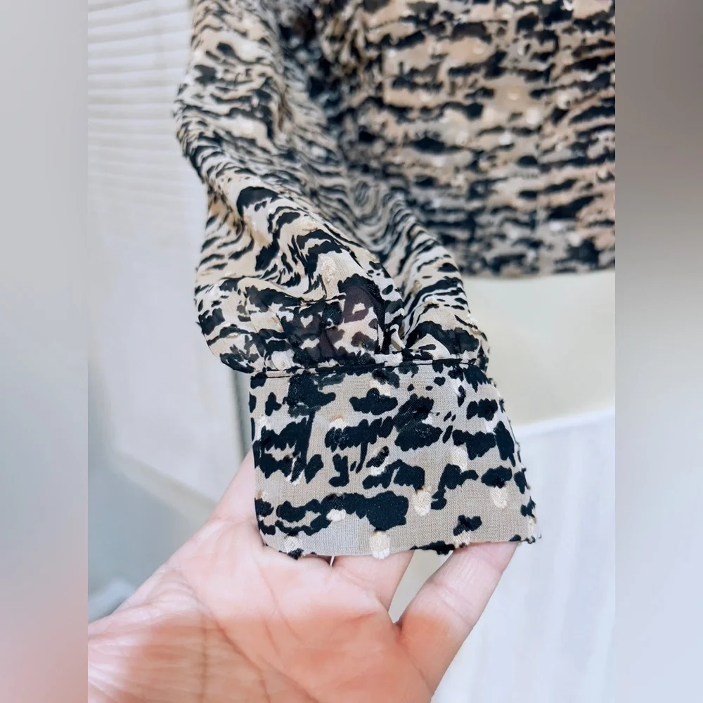 Zara brand size XS Stylish Black and Tan Crop Top